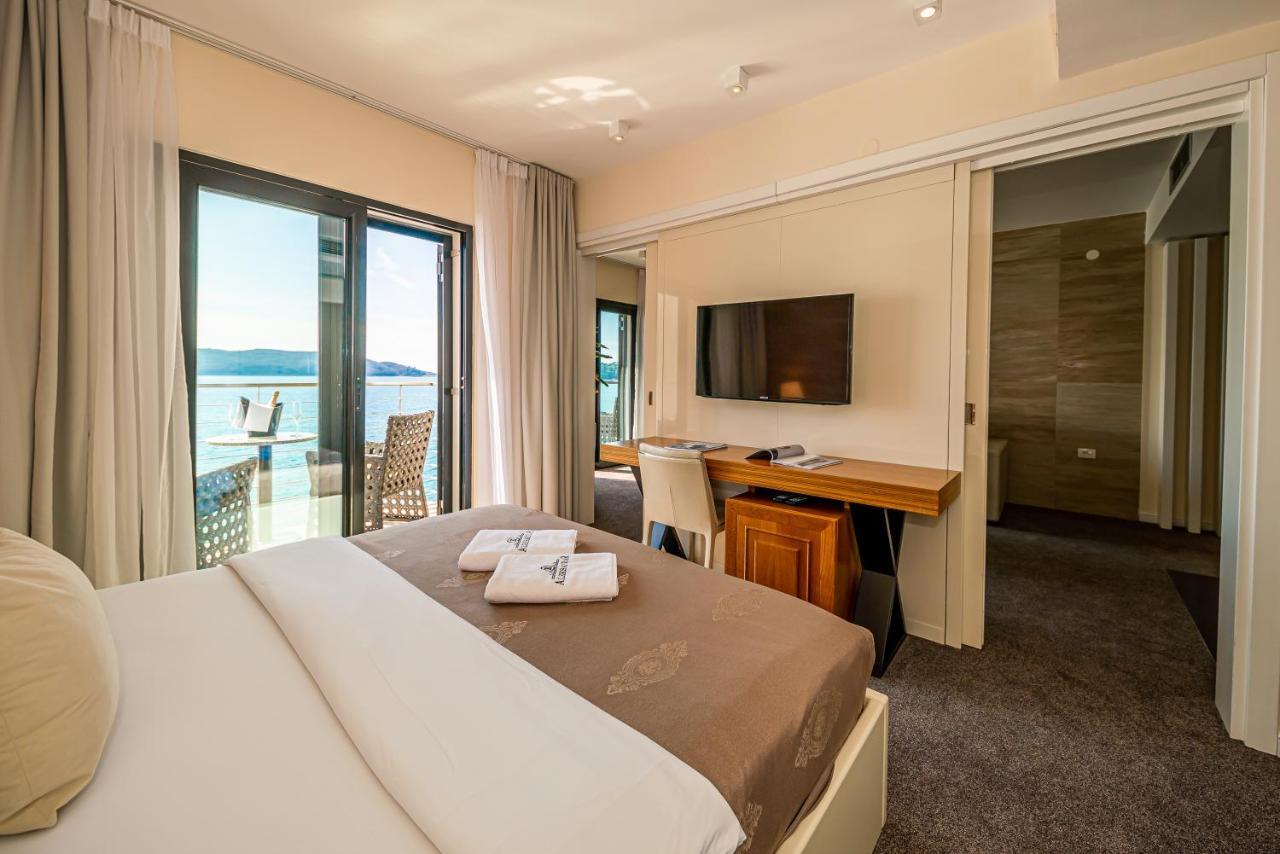 Aleksandar Rafailovici Hotel 4*